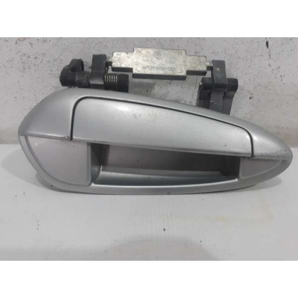 Maçaneta Externa Traseira Direita Punto 2007/2017 Prateado Traseira