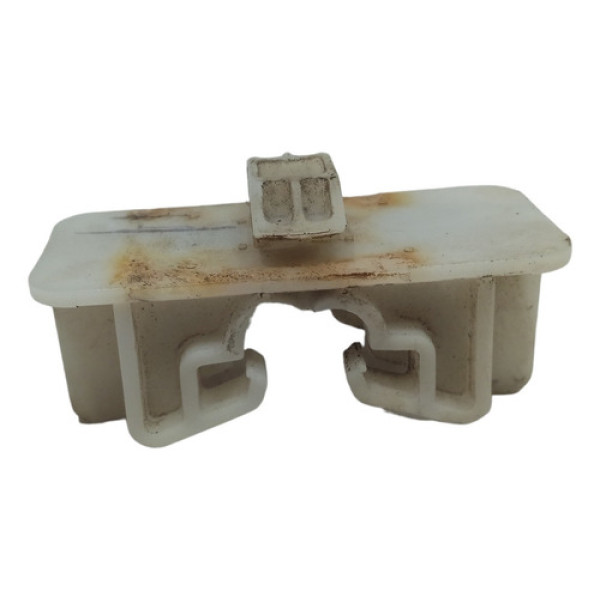 Suporte/trava Farol Ford New Fiesta 2011/2013 