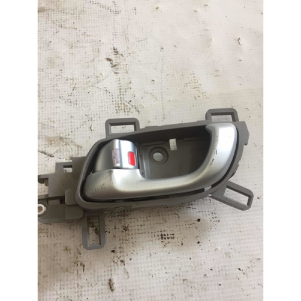 Maçaneta Interna Dianteira Esquerda Honda Civic 2012/2016 Traseira