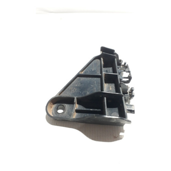 Guia Parachoque Lanterna Traseira Esquerda Corolla 2015/2018