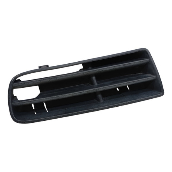 Moldura Farol De Milha Direito Volkswagen Golf 2000 2004