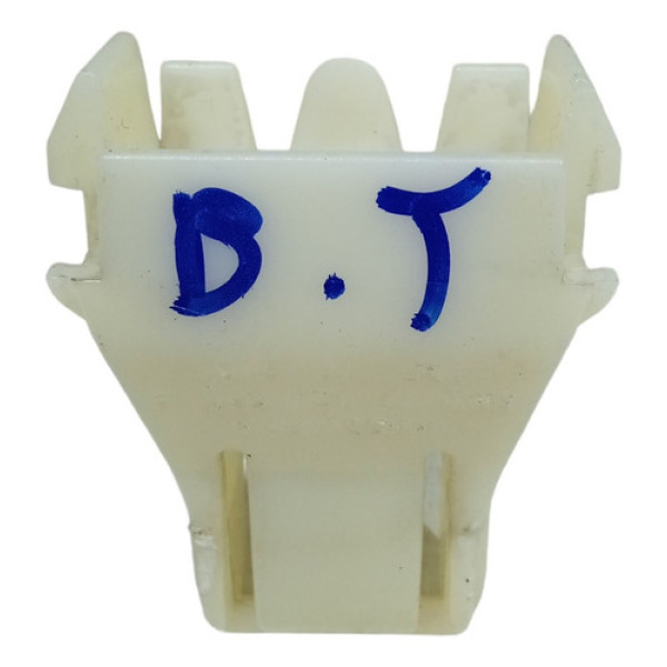 Trava Fixação Banco Traseiro Bmw X1 2010 2011 2012 2013